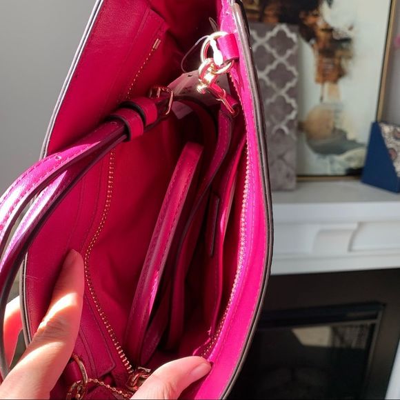 NWT COACH CRANBERRY PINK BLAKE CROSSBODY IN BUBBLE LEATHER (COACH F35688) - Picture 4 of 6